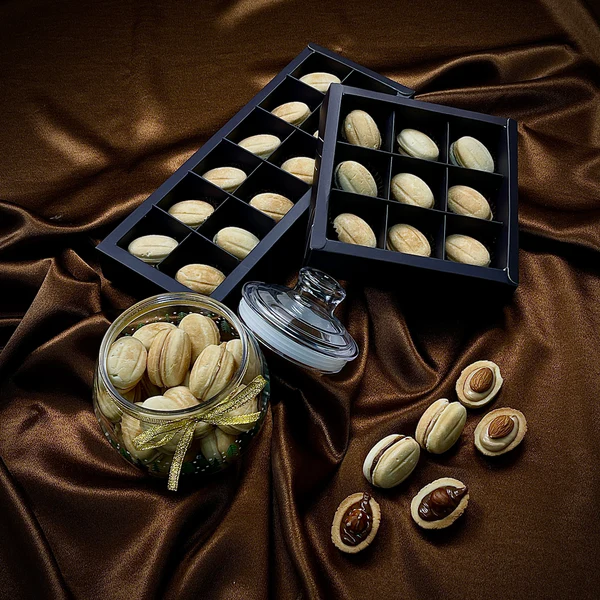 بسته بندی شیشه ای با لایه آلومینیوم لوکس